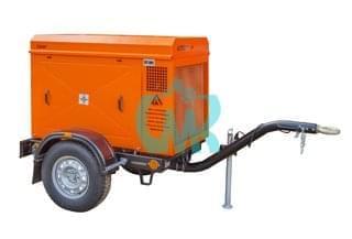 Винтовой электрический компрессор передвижной ЗИФ-СВЭ-4,0/0,7 в кожухе